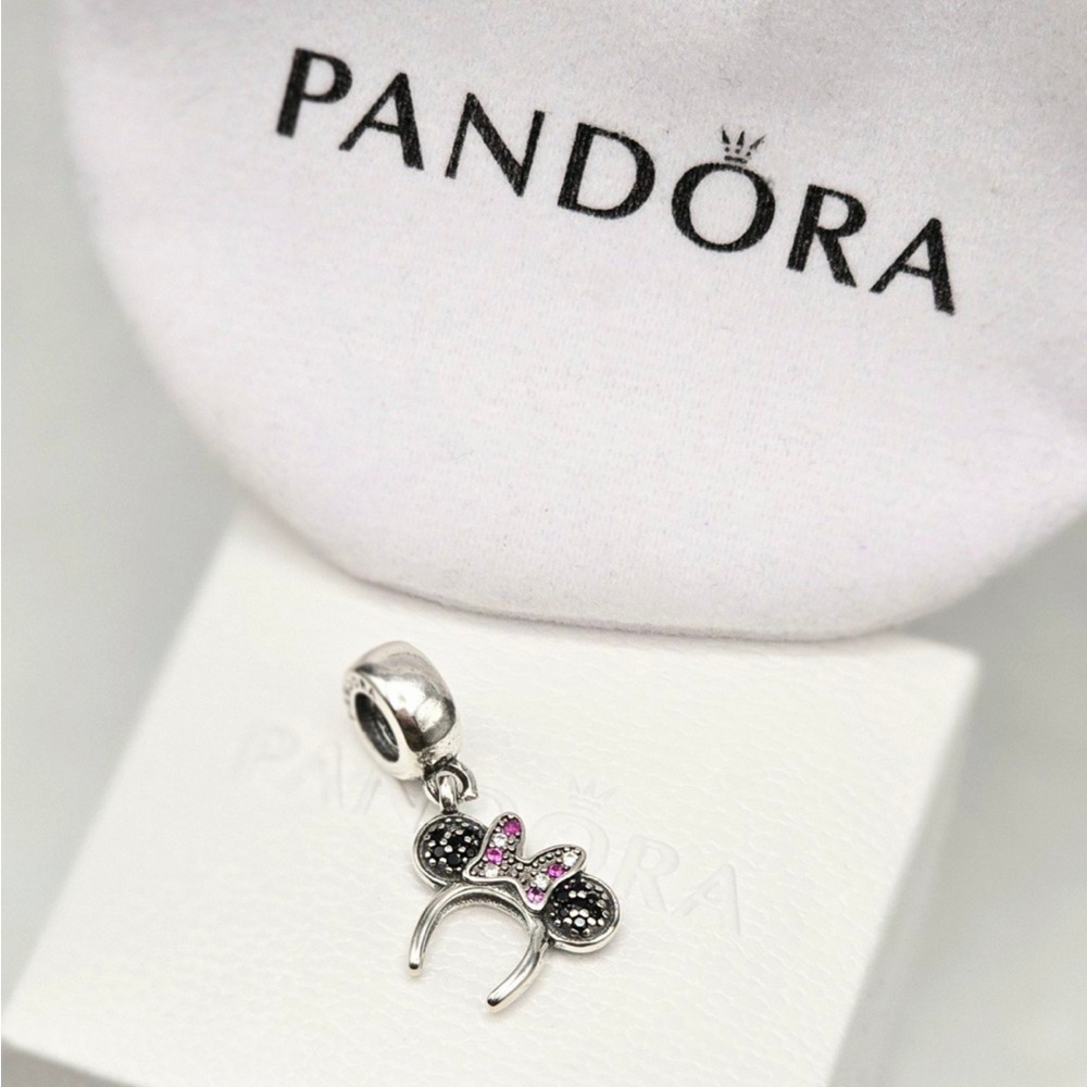 Pandora // Disney // Minnie Mouse // Minnie Ears // Pandora Charm // Silver